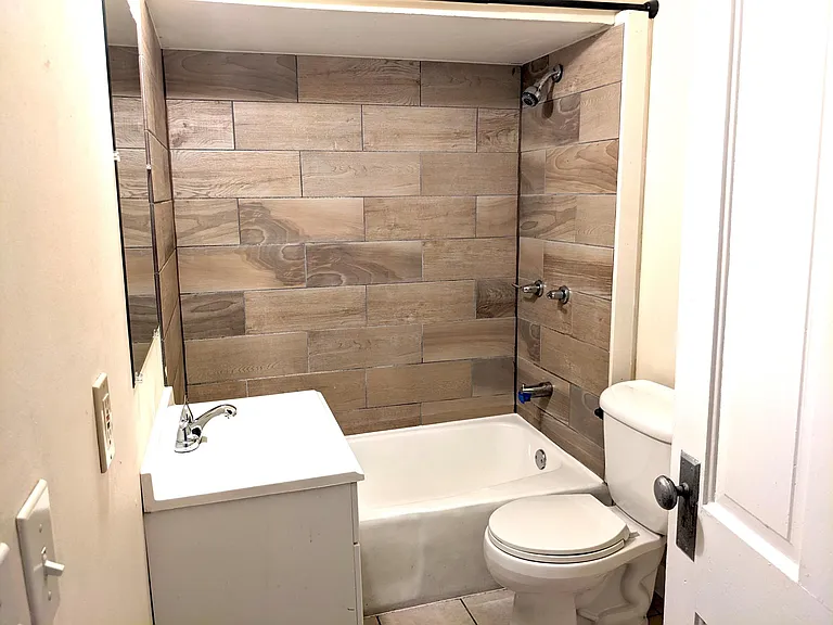 4319 Norfolk Ave — Photo 10