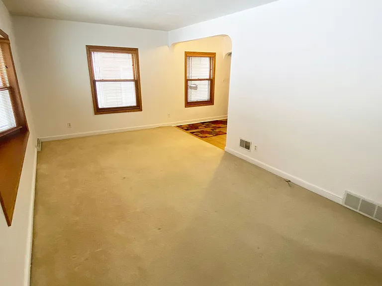 315 W Wausau Ave — Photo 4