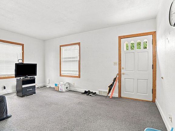 4th image of 500 19th Ave