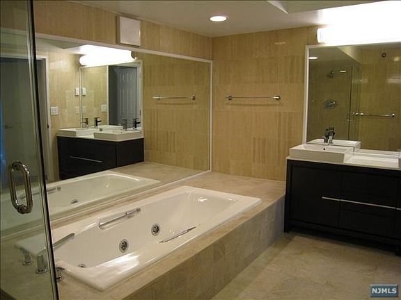 3rd image of 1512 Palisade Ave APT 2C