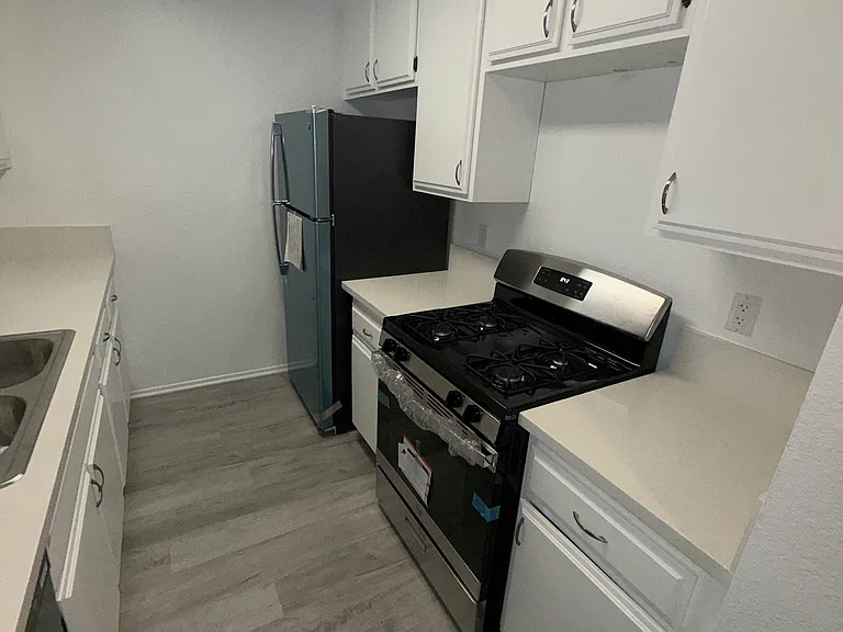4434 Fulton Ave #205 — Photo 18