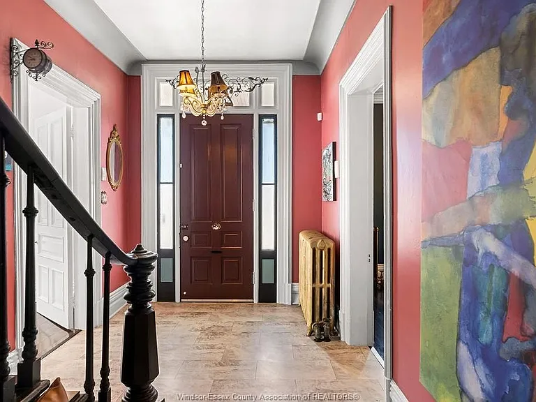 274 Crawford Ave — Photo 5