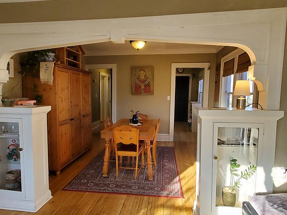 5th image of 1883 Saint Clair Ave #1