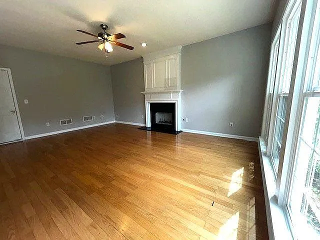658 Glenbarrett Ct NE — Photo 11