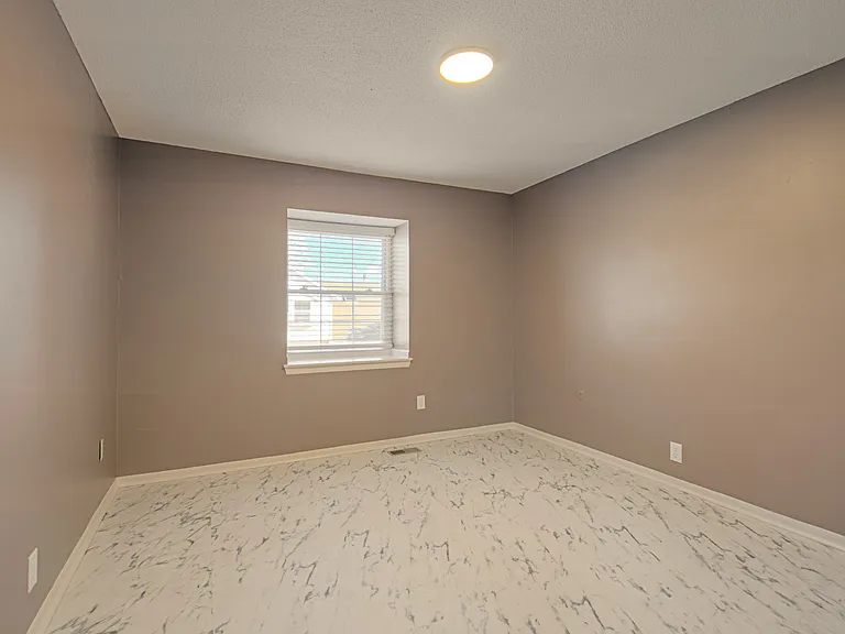 8596 Perry Ln — Photo 19