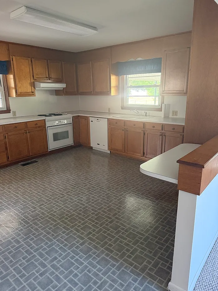 3 bed, 2.0 bath, $1,885 — Photo 4