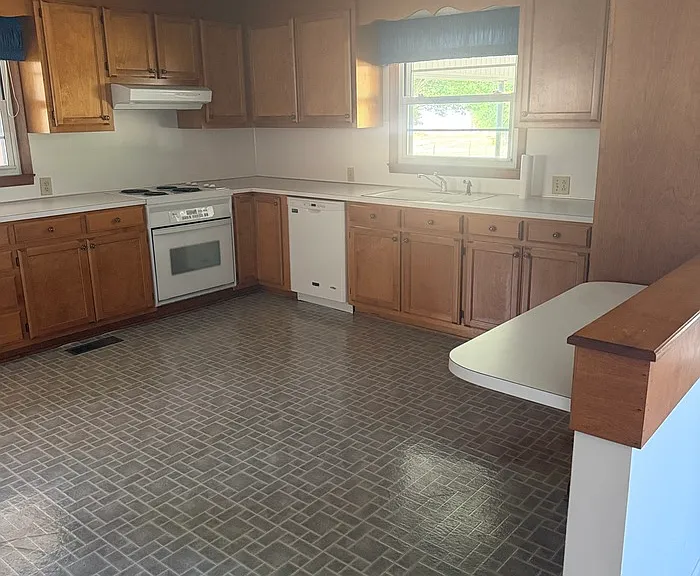 28100 Carolina Ave — Photo 4