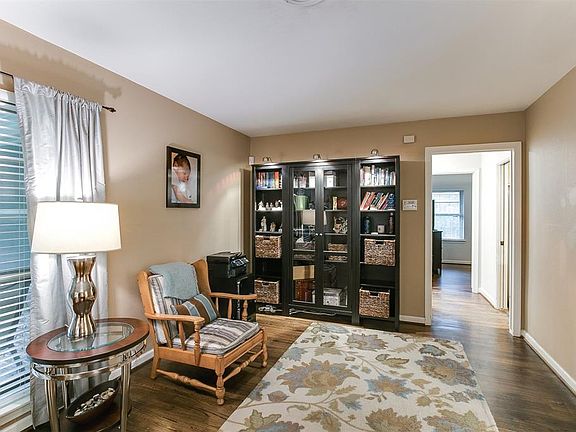 3rd image of 1919 Ansbury Dr