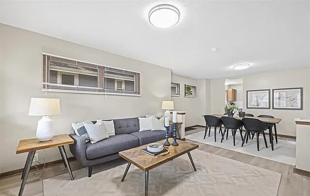 2 bed, 897 sqft, $1,650 — Photo 3