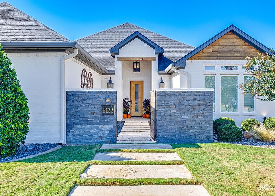 1st image of 6133 Lois Ln