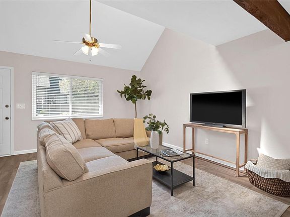 4th image of 409 Ponderosa Ave APT 6