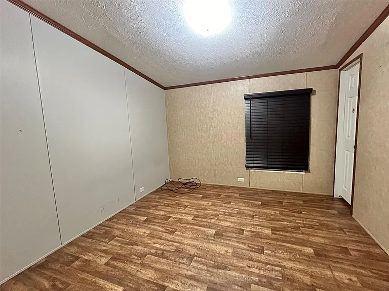 16381 Hunters Green Dr — Photo 15