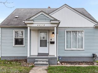 4419 Howe Rd, Wayne, MI 48184