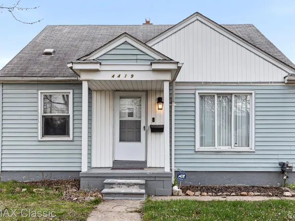 4419 Howe Rd, Wayne, MI 48184