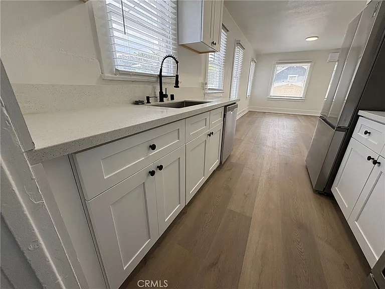 125 W Valencia Dr #A — Photo 9