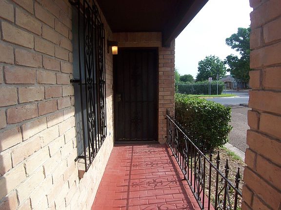 2nd image of 3620 Gumwood Ave