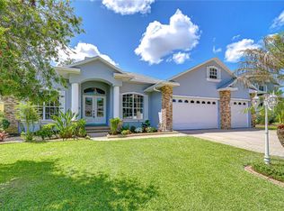 2228 Valrico Forest Dr, Valrico, FL 33594