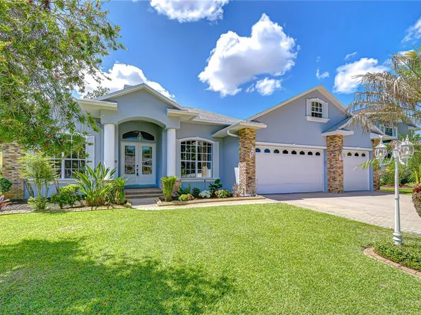 2228 Valrico Forest Dr, Valrico, FL 33594