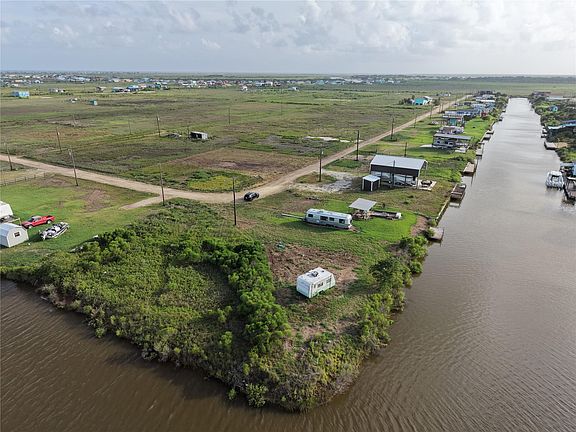 3rd image of 2 Oceania St