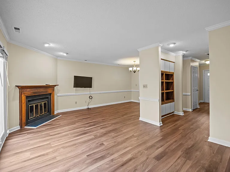 3112 Coachmans Way — Photo 3
