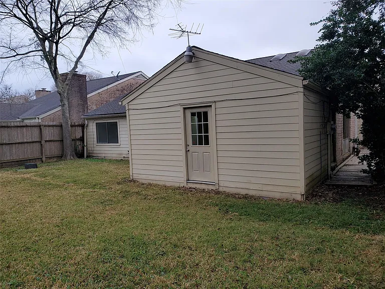 12139 Gladewick Dr — Photo 15