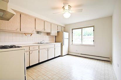 4th image of 7400 W 111th St APT 107