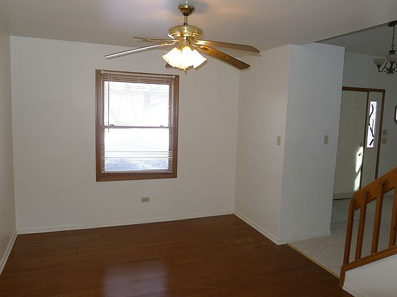 5th image of 15723 Chesterfield Ln