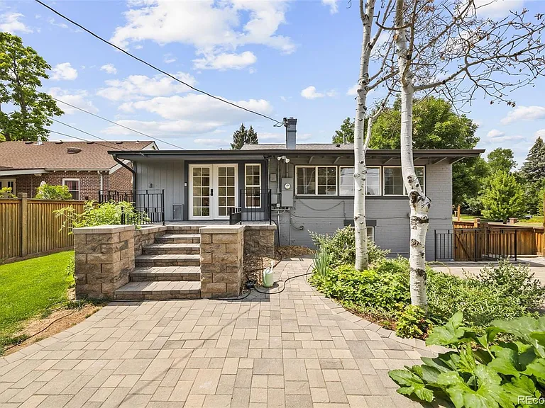 2290 Jasmine St — Photo 42