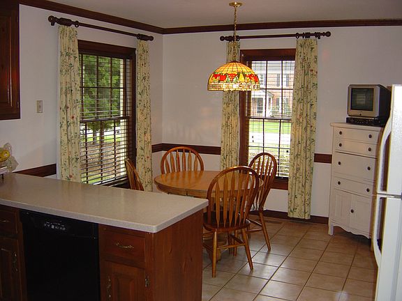 Eat in kitchen, new paint!