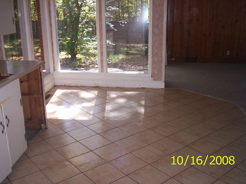 2nd image of 2641 Valleyview Dr