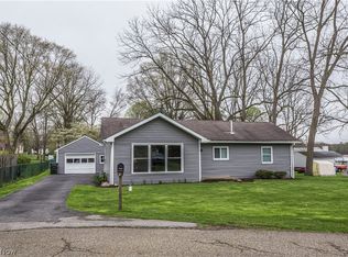2800 Aldis Dr, Akron, OH 44312