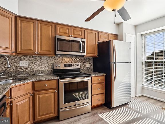 2nd image of 11481 Applegrath Way