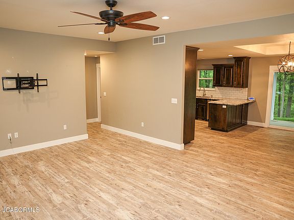 4th image of 311 Riverview Dr