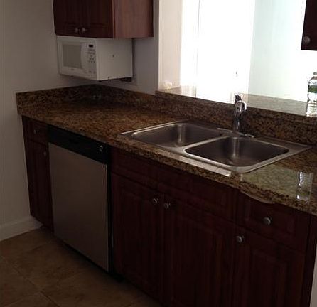 5th image of 2600 SW 27th Avenue 04