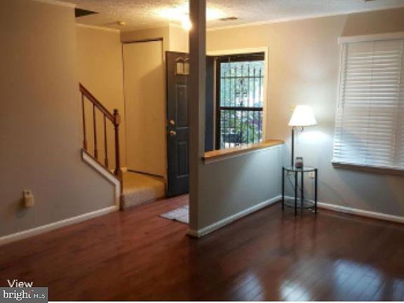 3rd image of 57 Riverside Run Dr