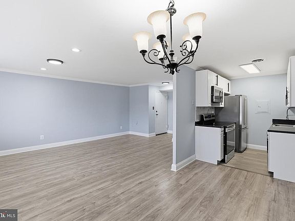 3rd image of 1009 Chillum Rd APT 213