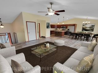5302 S Baneberry Ave, Sioux Falls, SD 57106