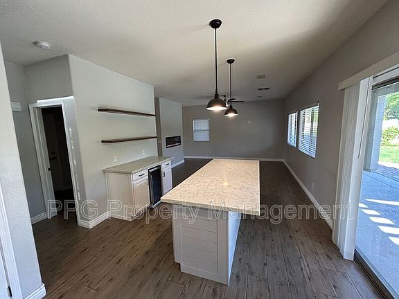 4th image of 4121 N Dania Ct