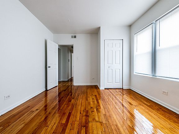 5th image of 1123 N Lawler Ave #4516