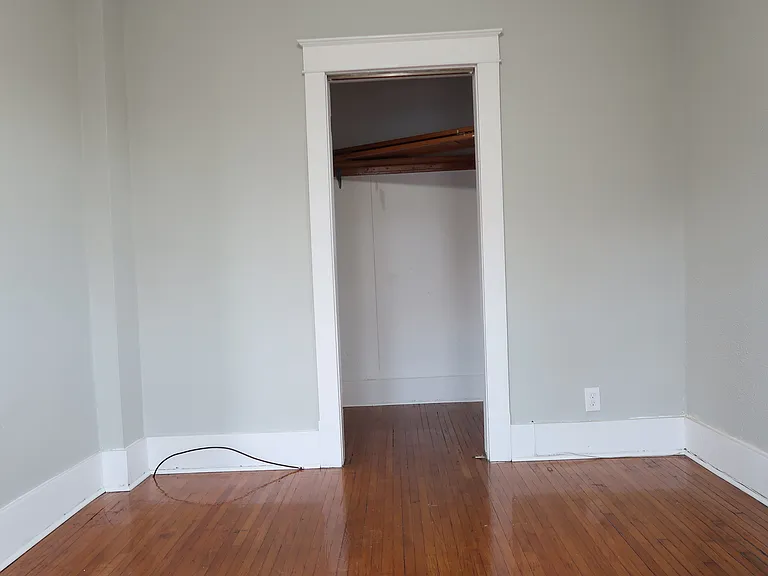 2511 Pine Ave #4 — Photo 13
