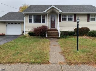 391 Winifred Dr, Totowa, NJ 07512