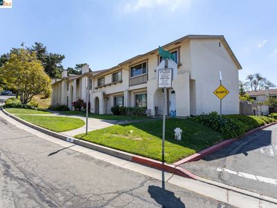 66 Greenview Ln, Richmond, CA, 94803