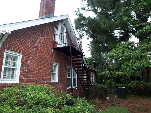 2nd image of 1407 E 4th St APT B