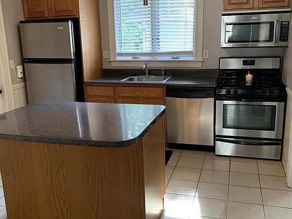 3rd image of 18-20 Endicott St #18
