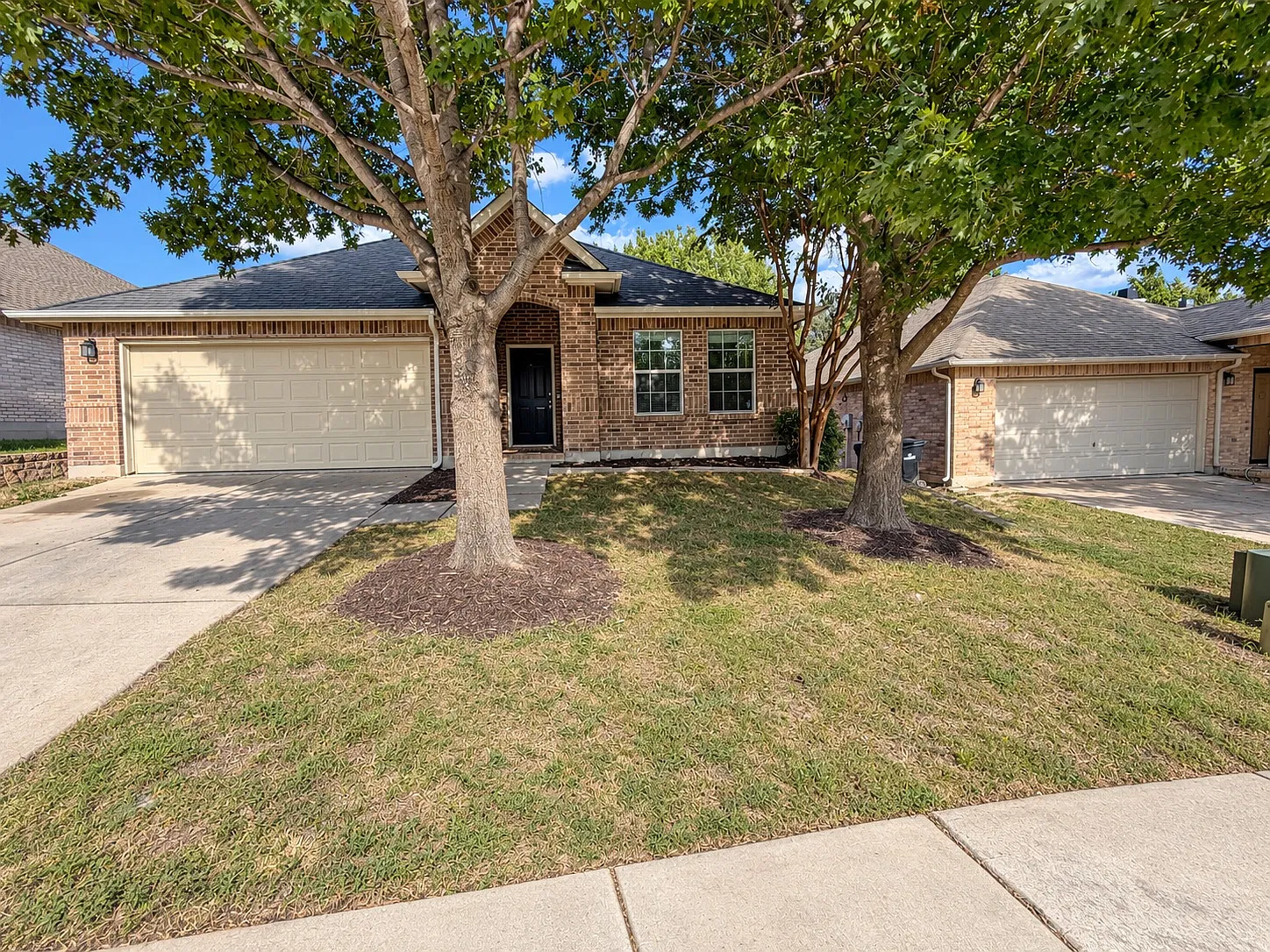 4 bed, 2064 sqft, $2,415 — Photo 2