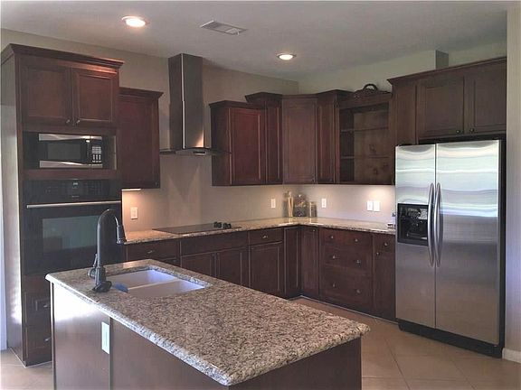 3rd image of 1117 Blackwood Dr