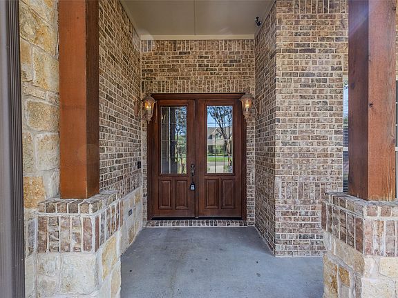 2nd image of 2007 Creekview Dr