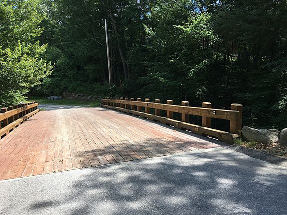 5th image of 1 Braided Brook Ln