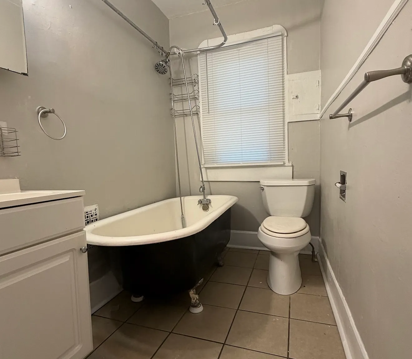 3 bed, 1100 sqft, $1,600 — Photo 3