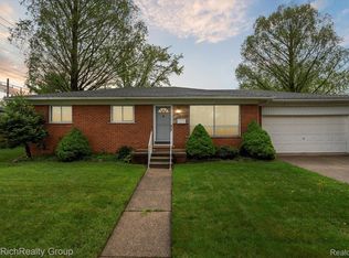 32186 Susilane St, Roseville, MI 48066